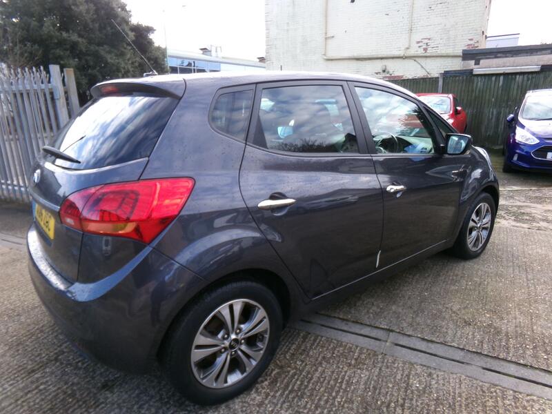 KIA VENGA