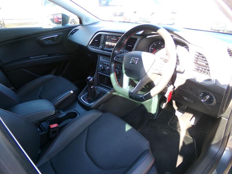 SEAT LEON