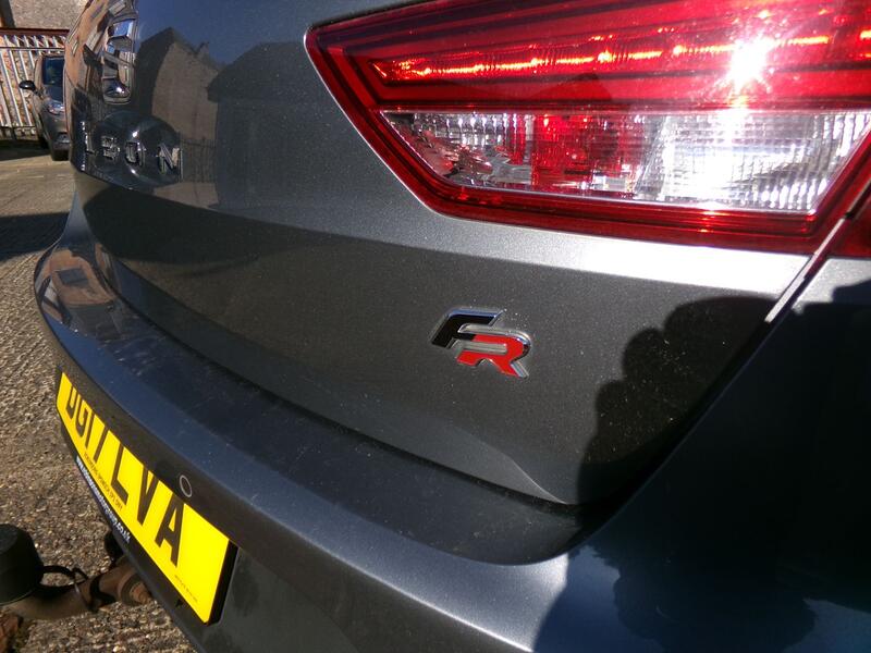SEAT LEON