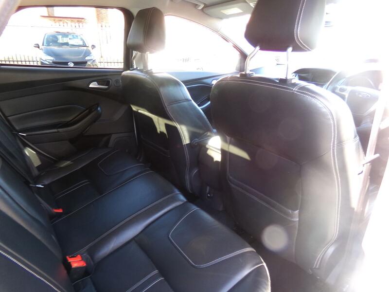 FORD FOCUS